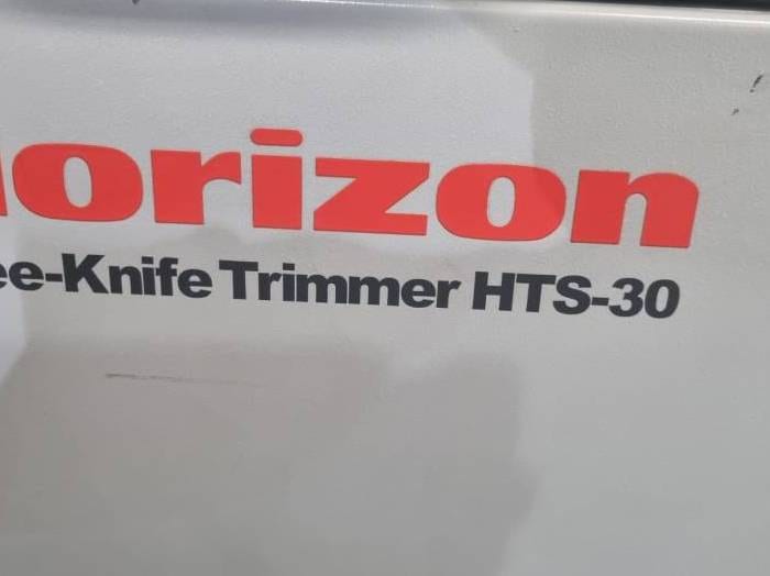 Horizon StitchLiner 5500 — linia do szycia zeszytowego z 3 wieżami VAC-60H 5
