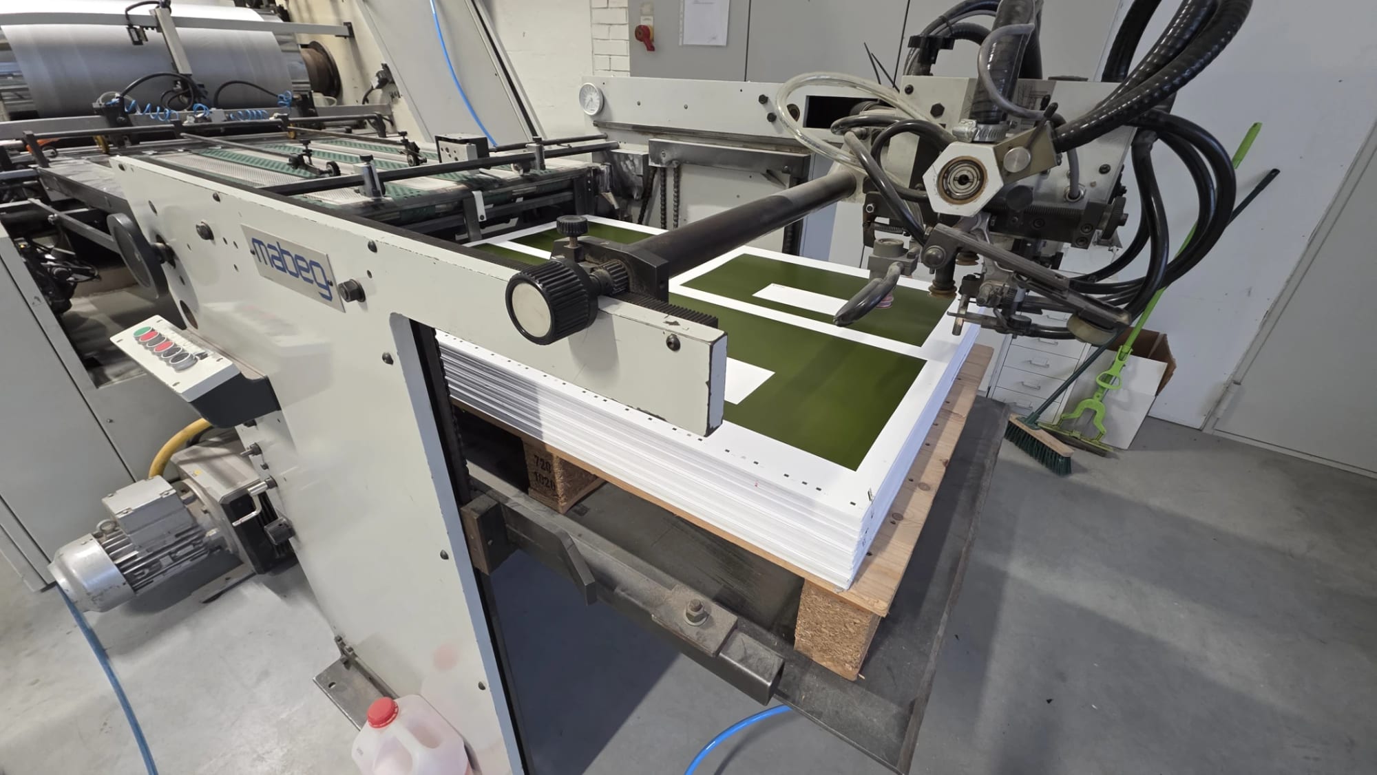 Paperplast Dry 80/76 — automatic B1 laminating machine 76 × 102 cm, up to 70 m/min 5