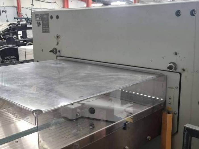 Polar 92 X — programmable paper guillotine, 92 cm cutting width 2