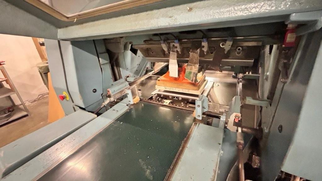 Wohlenberg 44 FM 50 — three-knife trimmer with automatic feeding (1989) 10