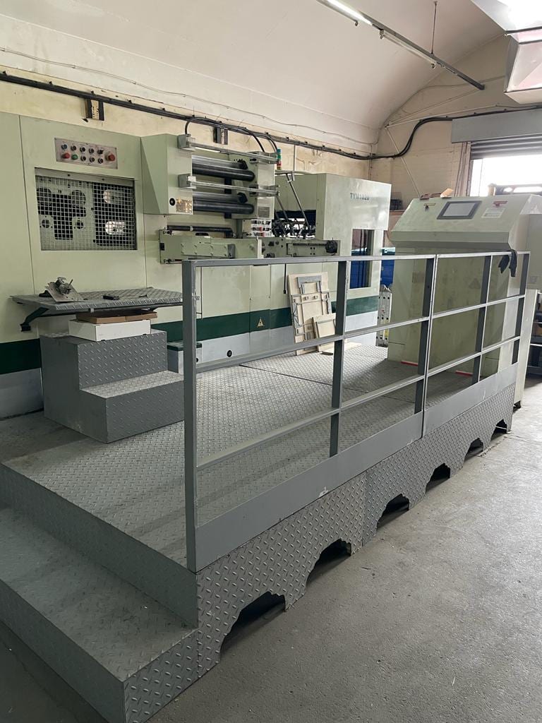 Yuyin TYM1020 — automatic die-cutting and hot foil stamping machine 102 × 72 cm (2006) 2